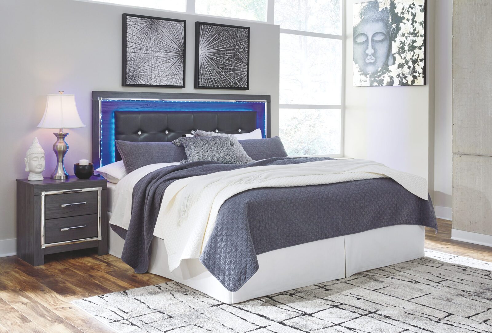 Lodanna - Upholstered Panel Bed - Image 2