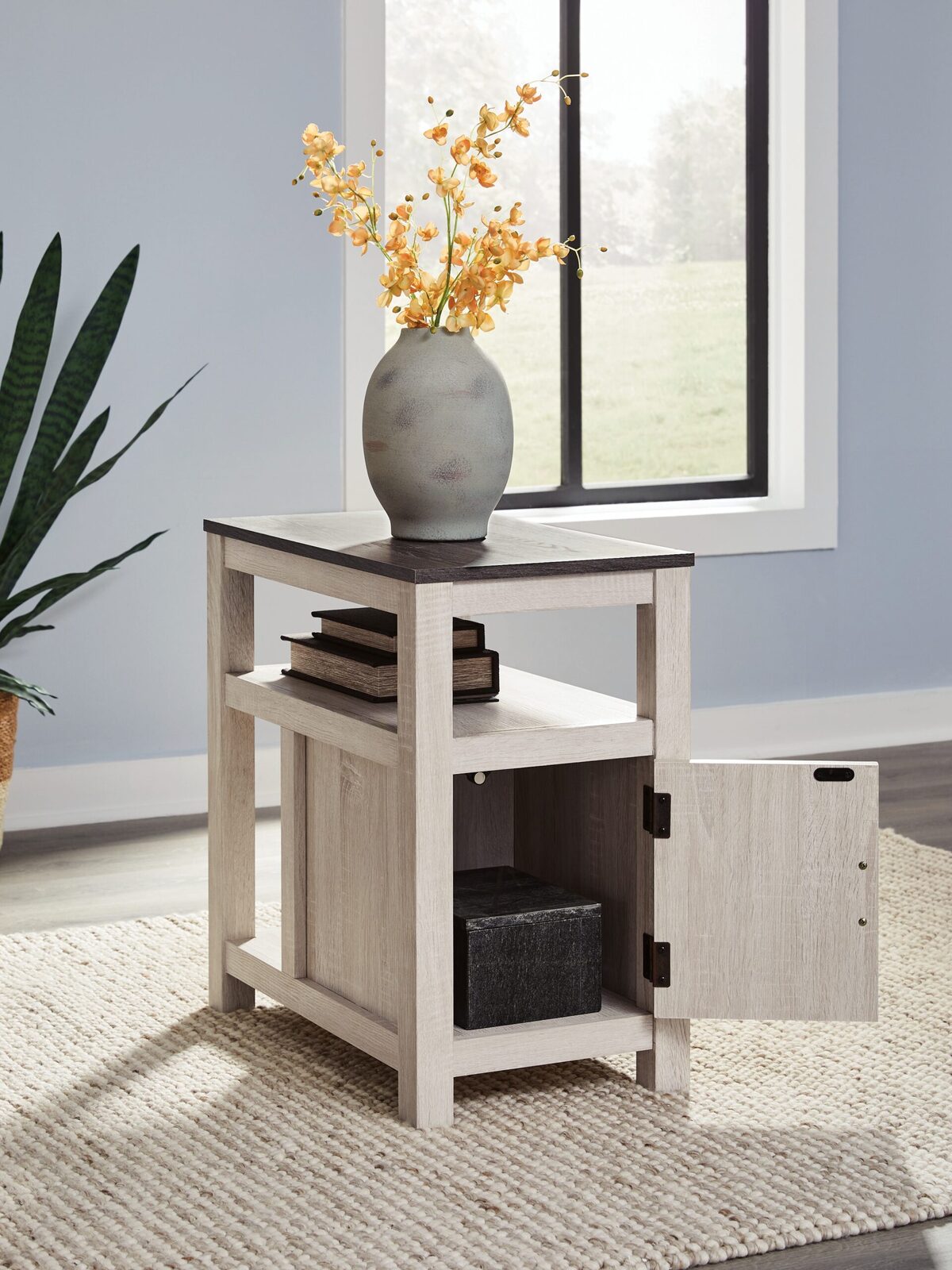 Fendenmore - Chair Side End Table - Image 25