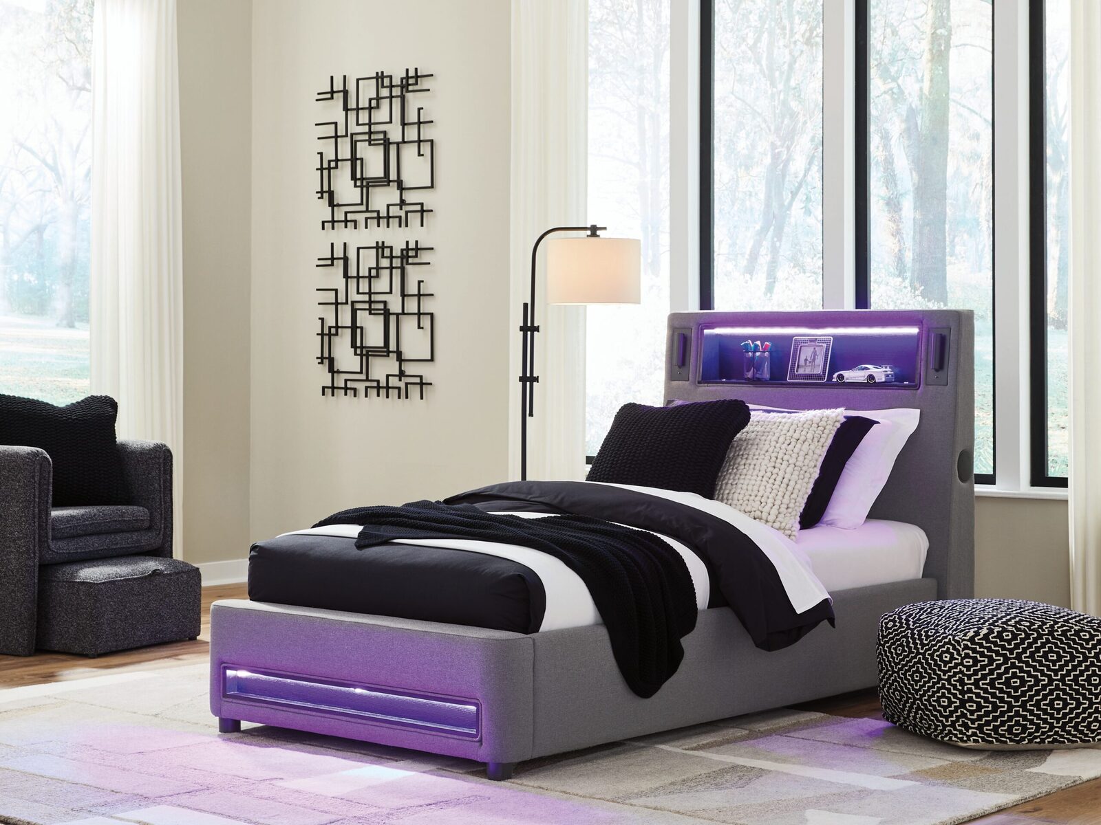 Verishaw - Upholstered Bed - Image 24