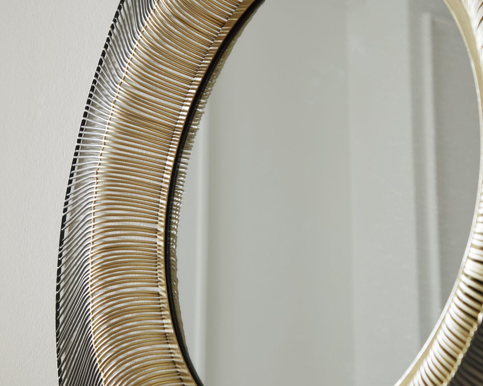 Dallmen - Accent Mirror - Black / Gold Finish - Image 5