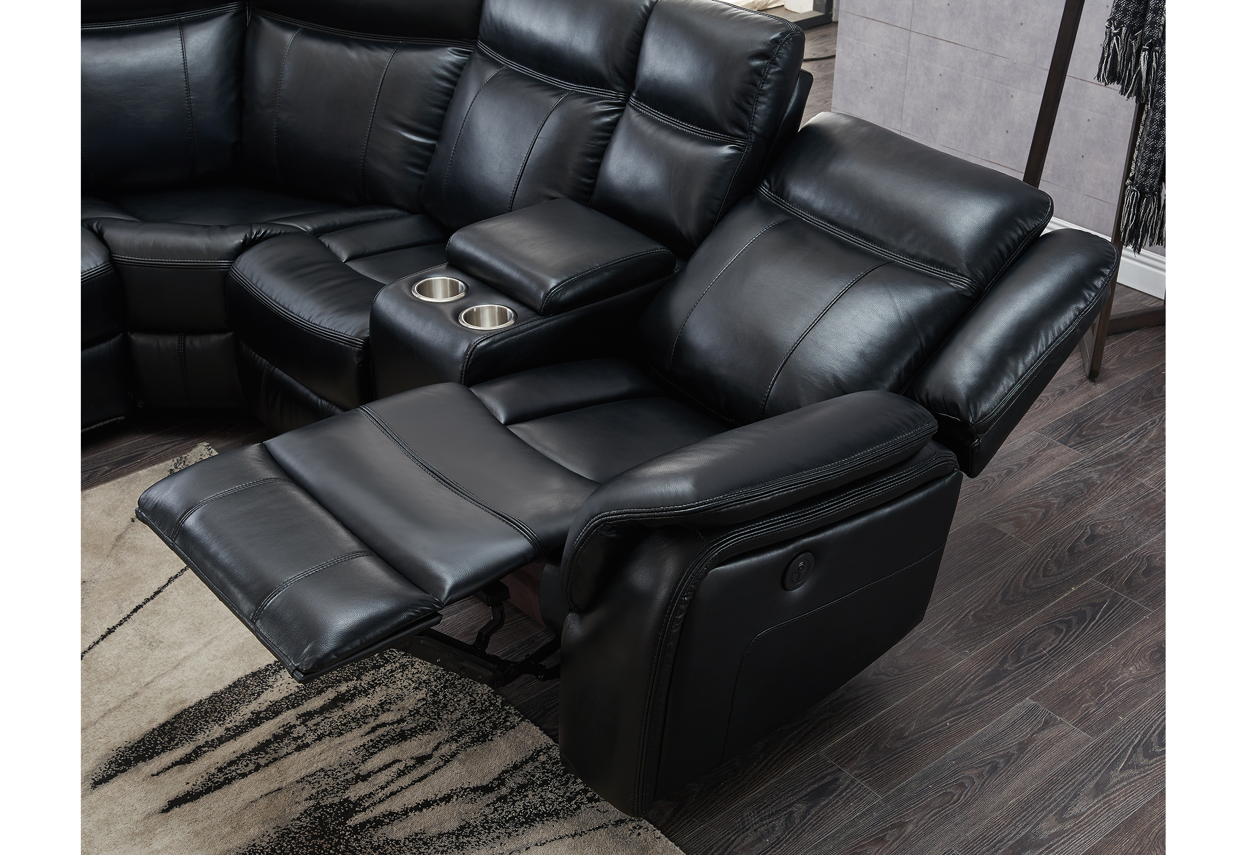 Um02 - Sectional - Black - Image 4