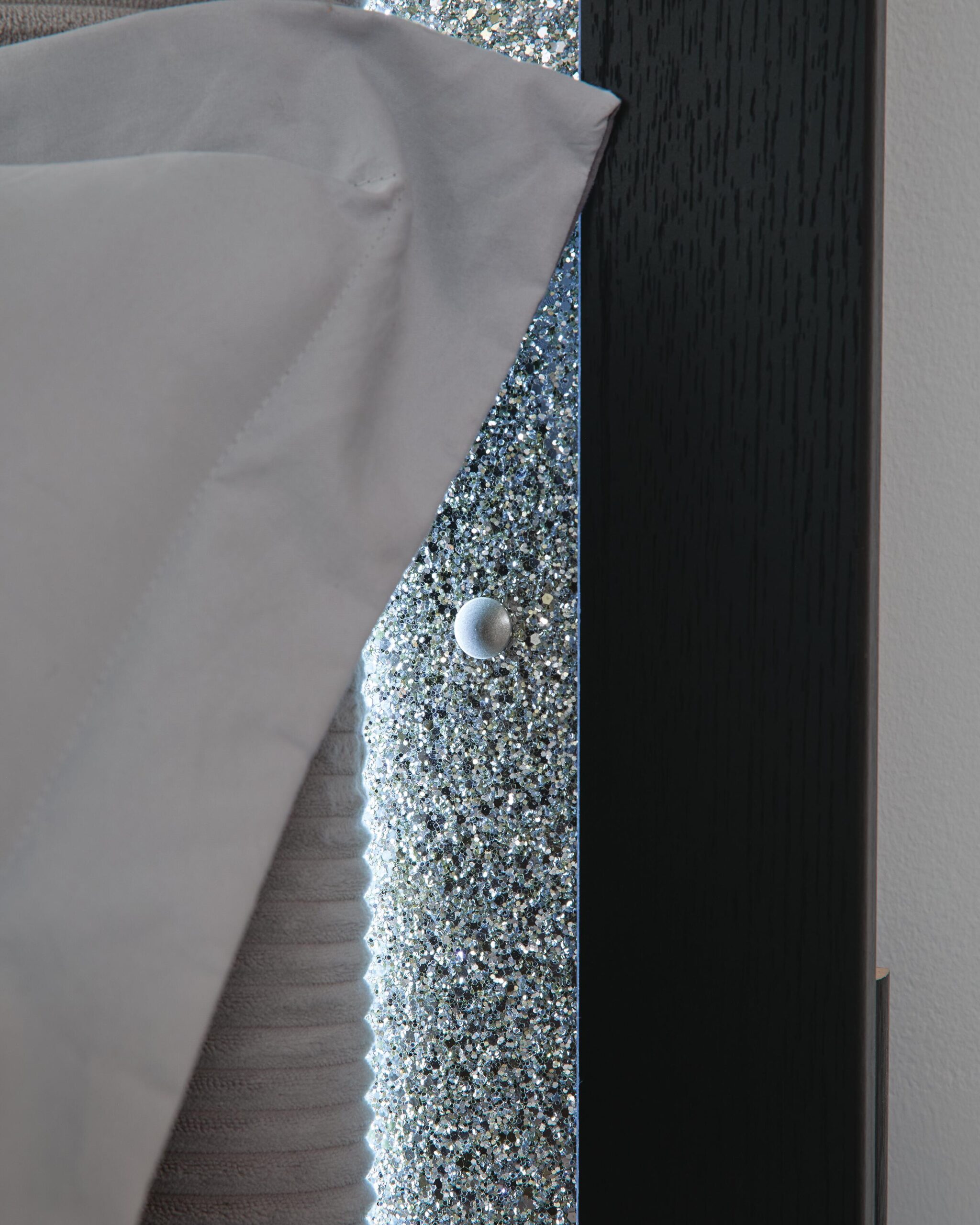 Maeling - Upholstered Panel Bed - Image 17