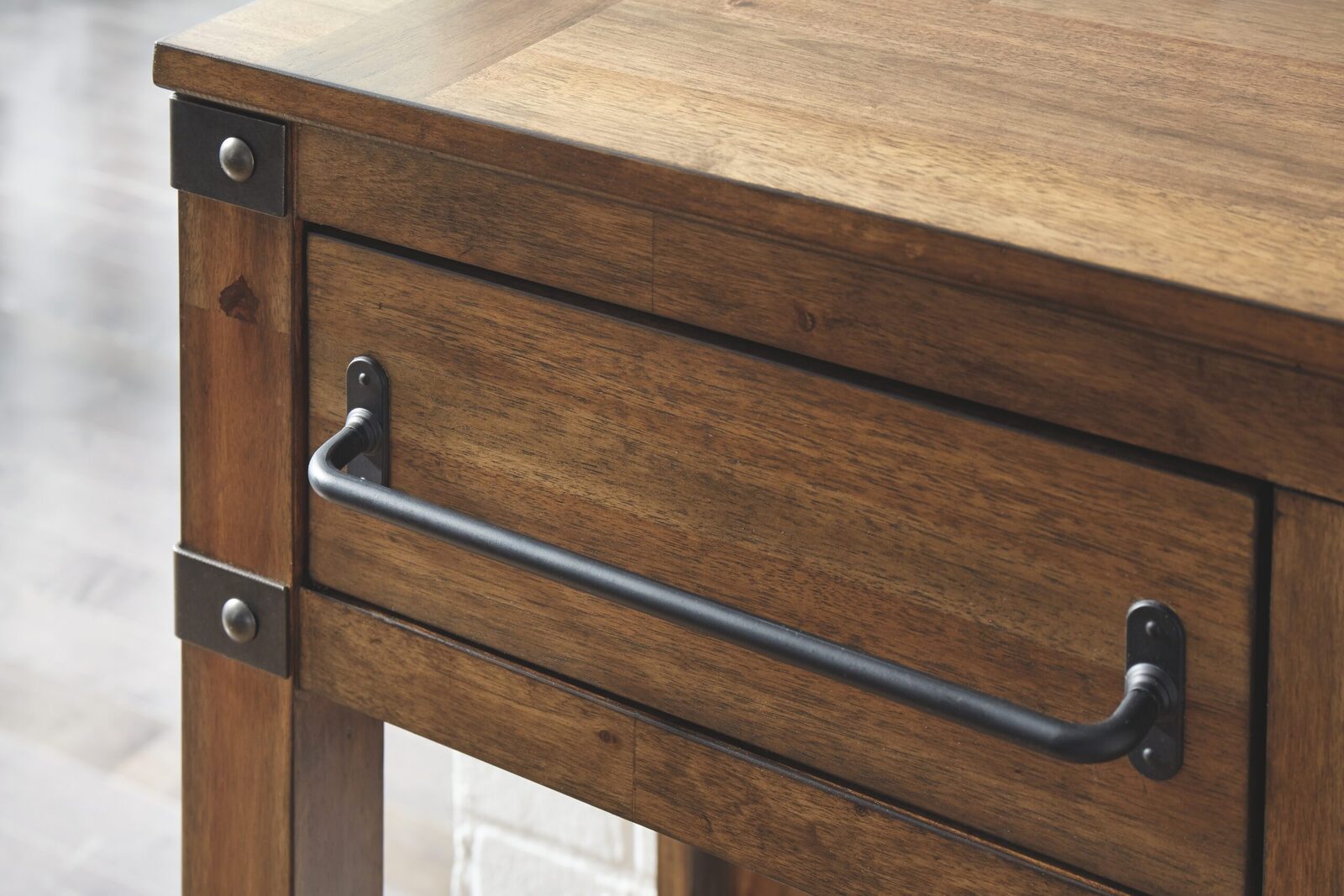 Roybeck - Accent Cabinet - Light Brown / Bronze - Image 5