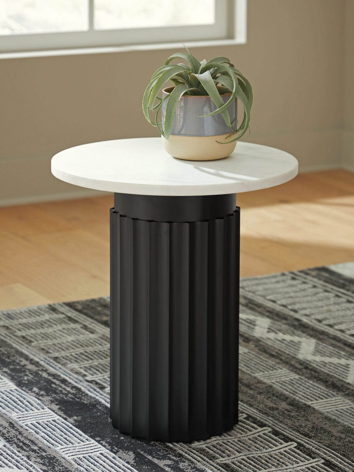 Wainstone - Accent Table - Black / White - Image 2