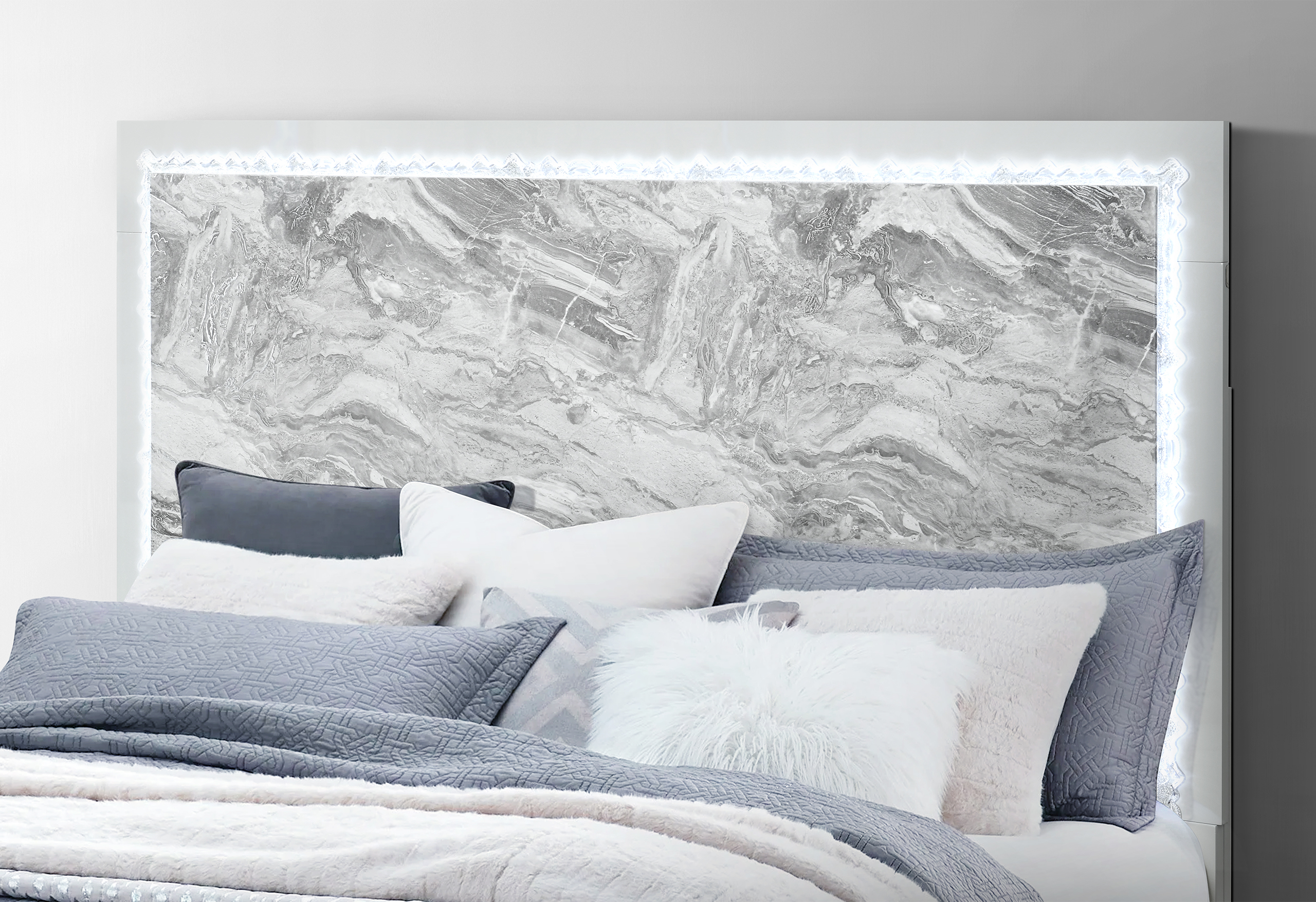 Naomi - 5 Piece Bedroom Set - Silver - Image 3