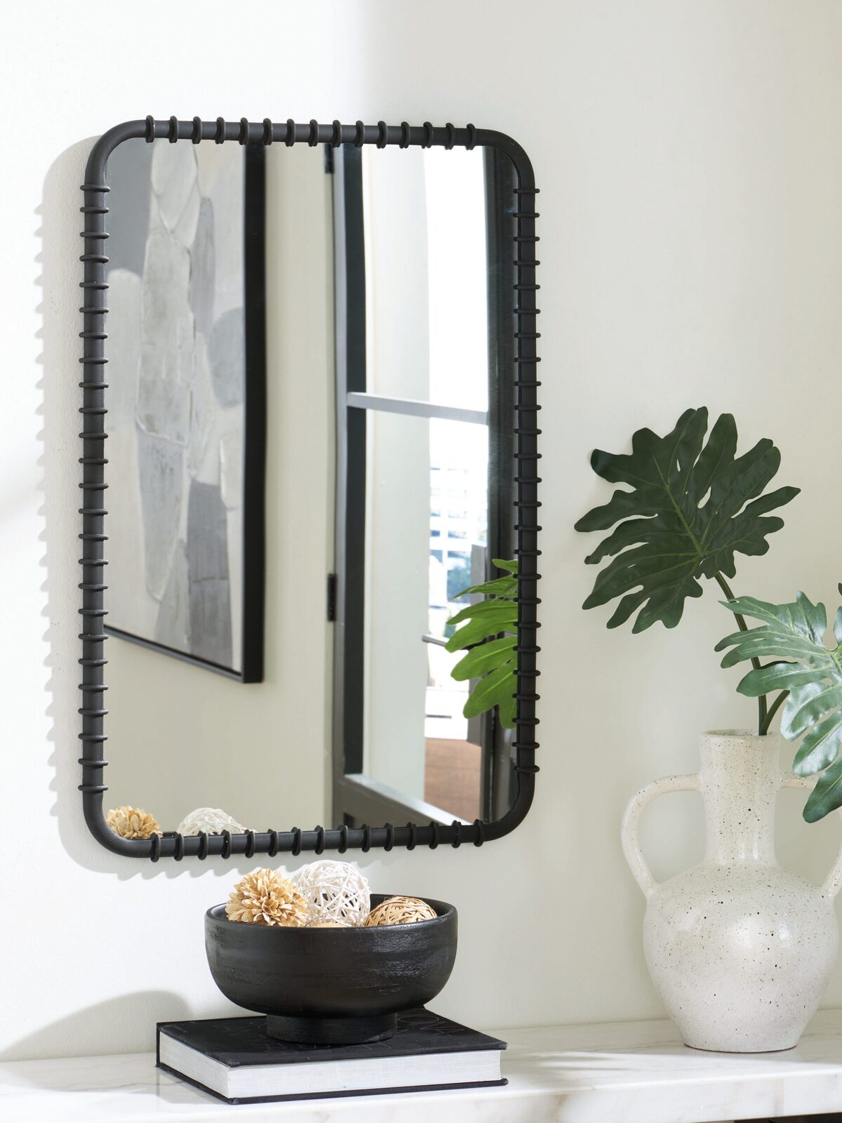Judlow - Accent Mirror - Black - Image 2