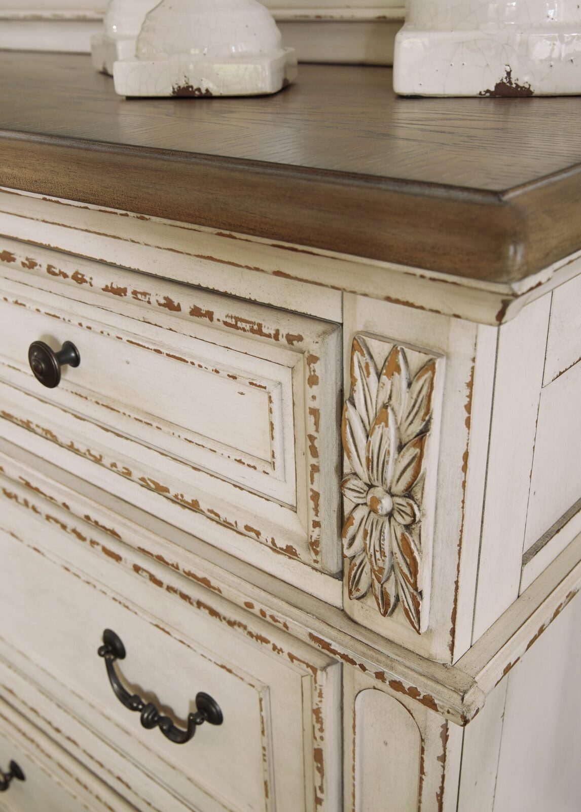 Realyn - Dresser - Image 10