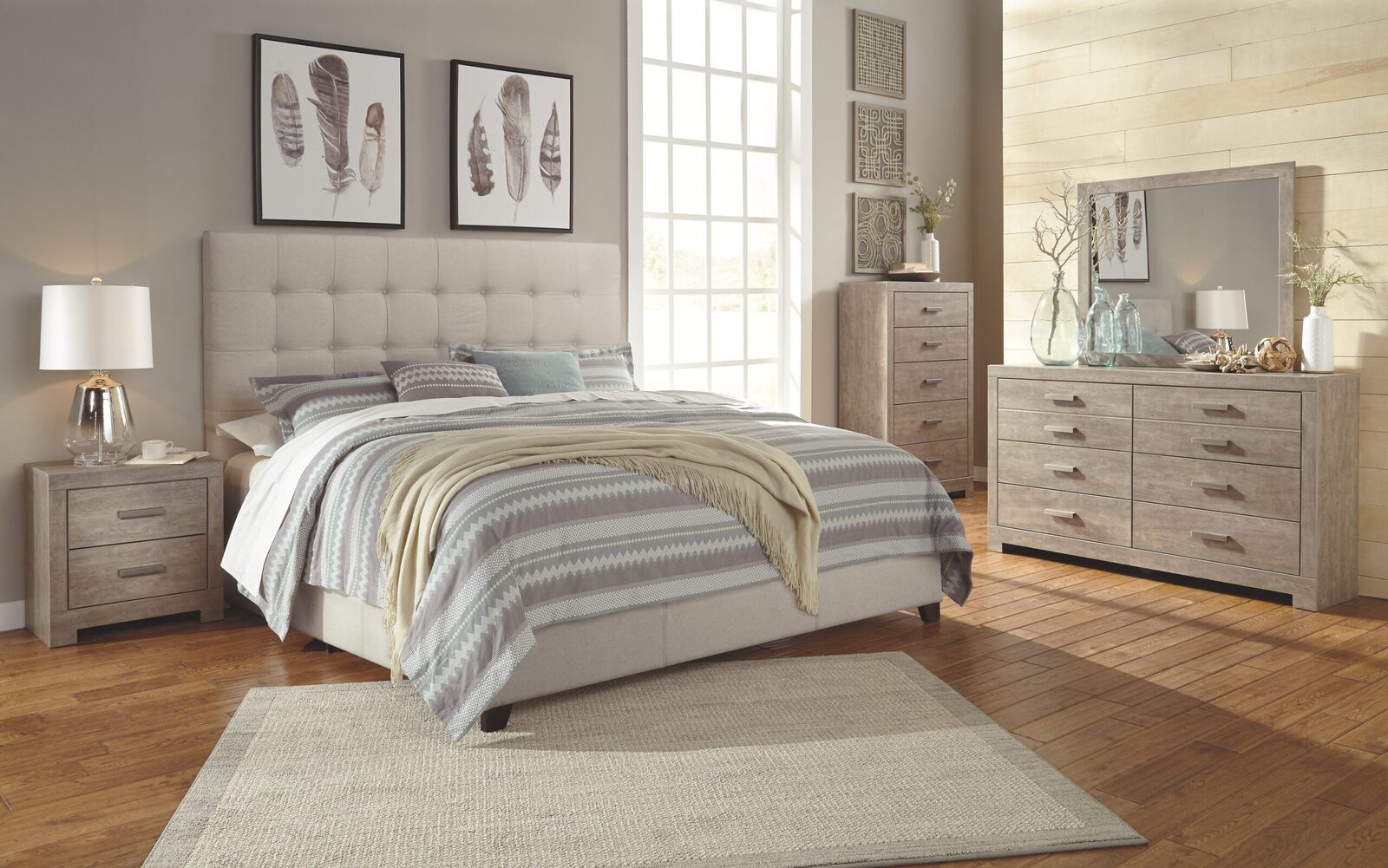 Dolante - Upholstered Bed - Image 10