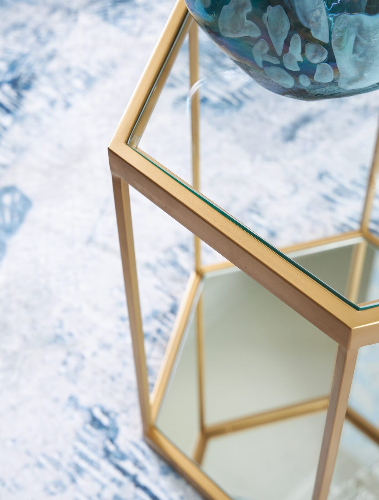Veerwick - Accent Cocktail Table - Gold Finish - Image 4