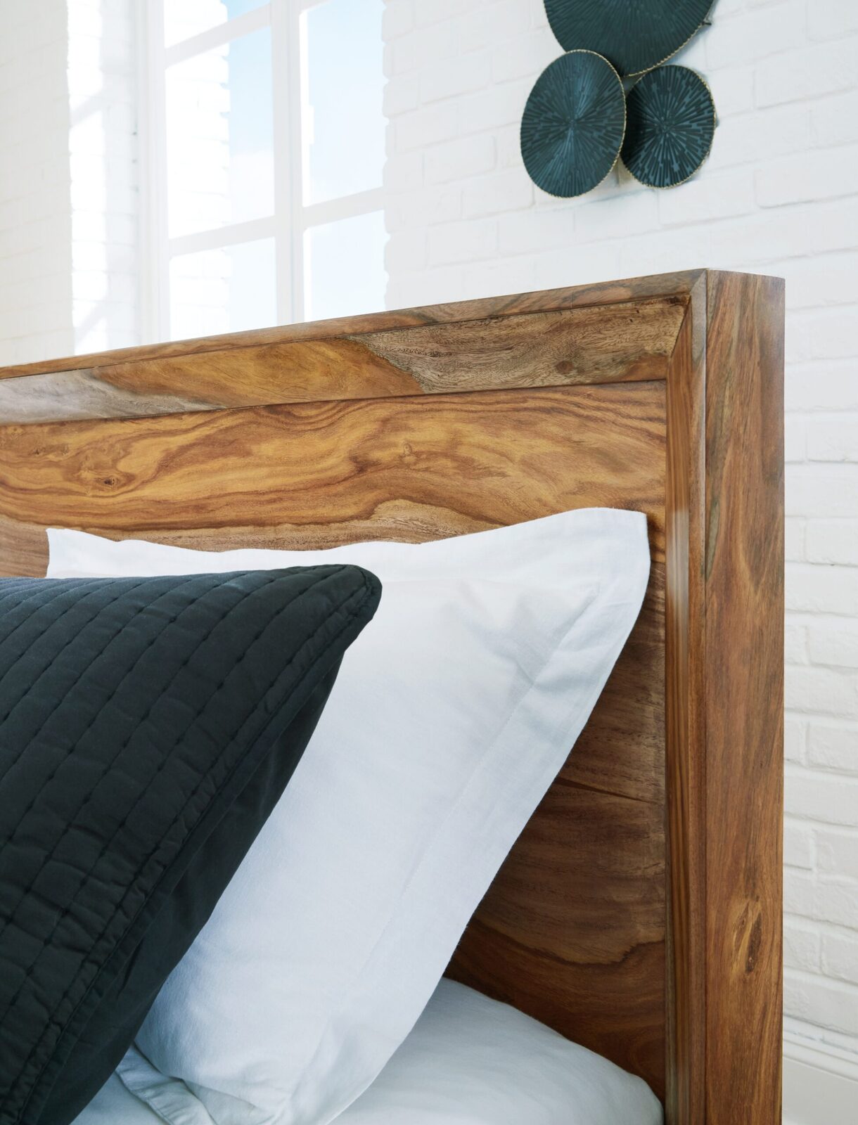 Dressonni - Panel Bed - Image 4