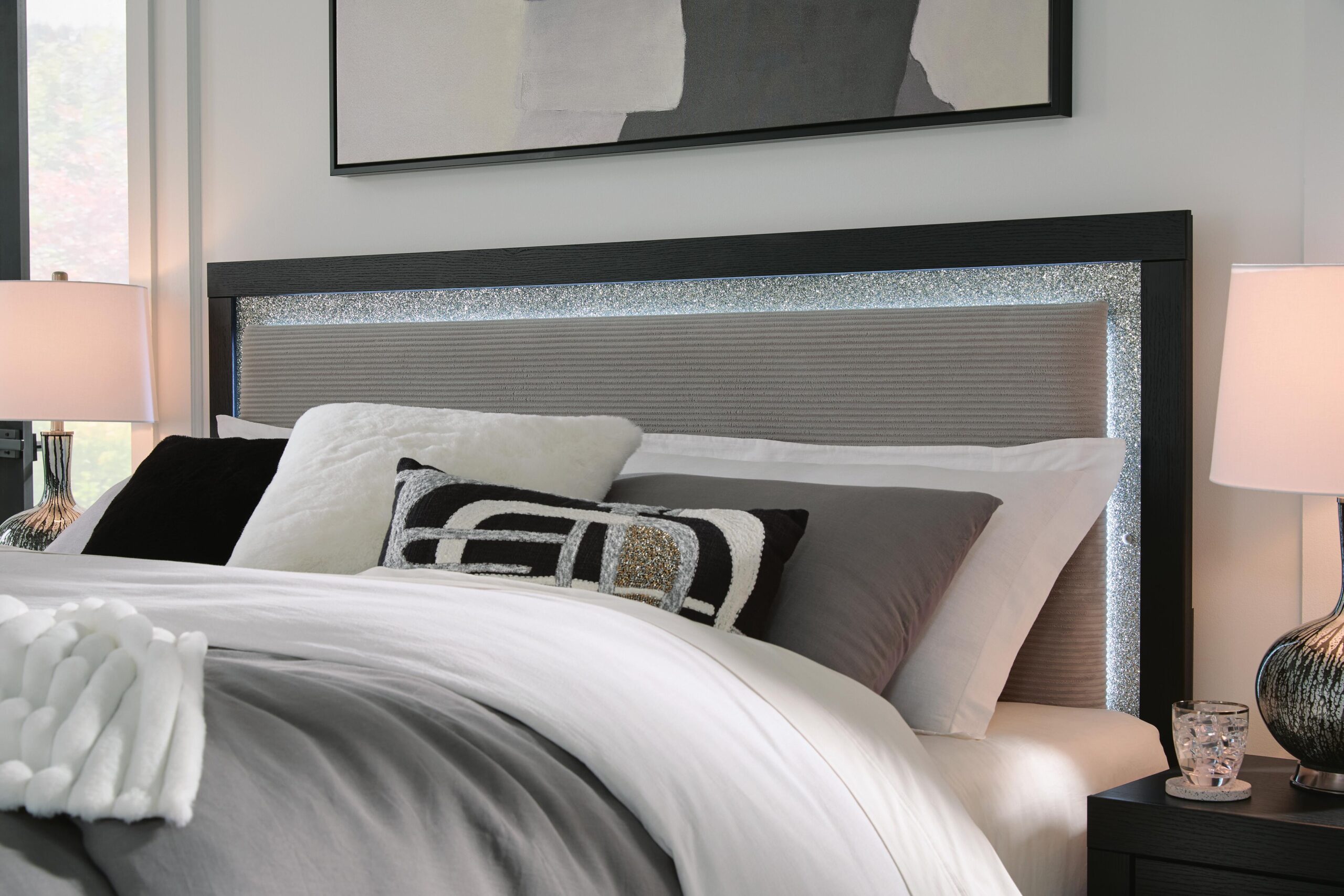 Maeling - Upholstered Panel Bed - Image 28