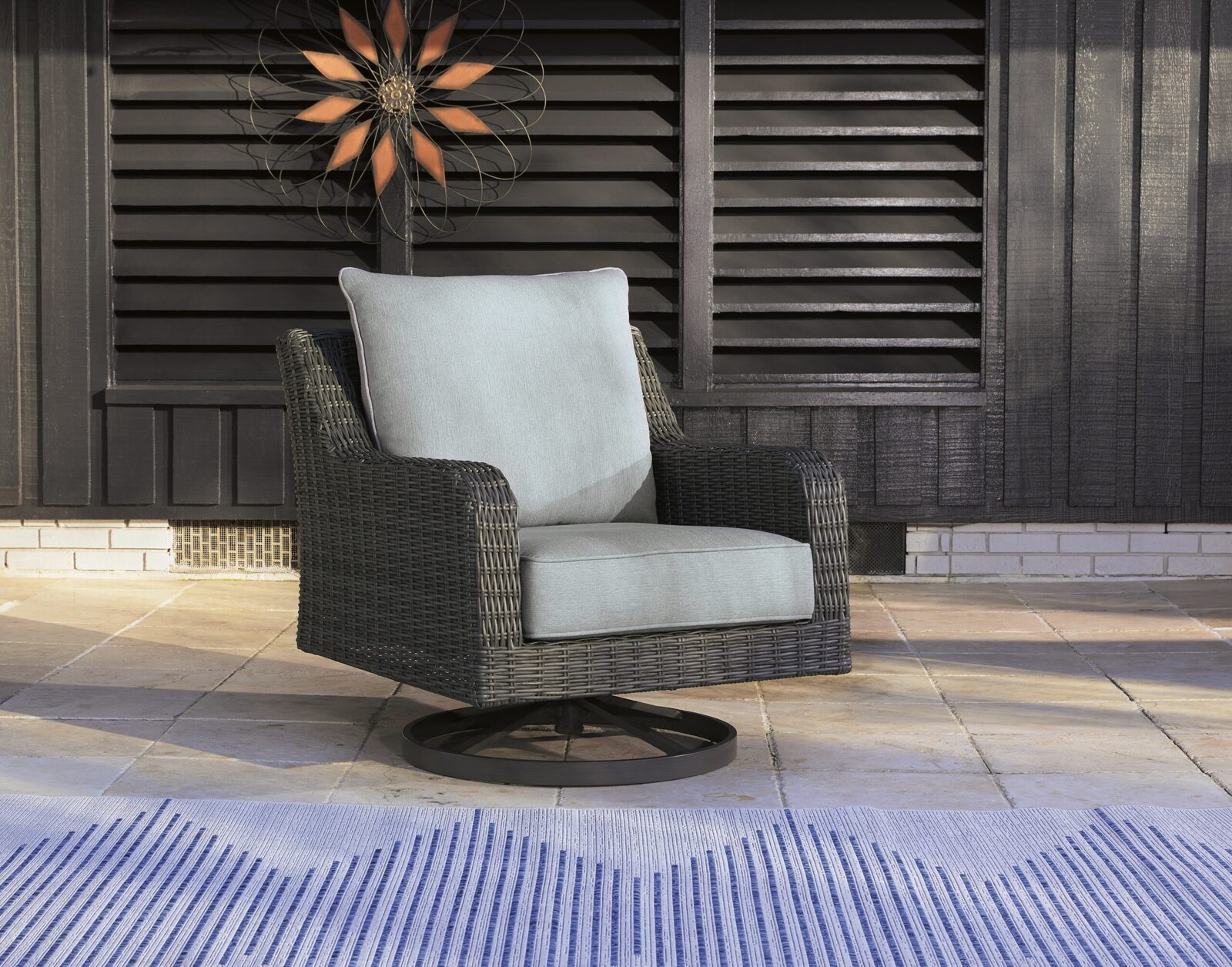 Elite Park - Swivel Lounge w/ Cushion - Gray - Image 2