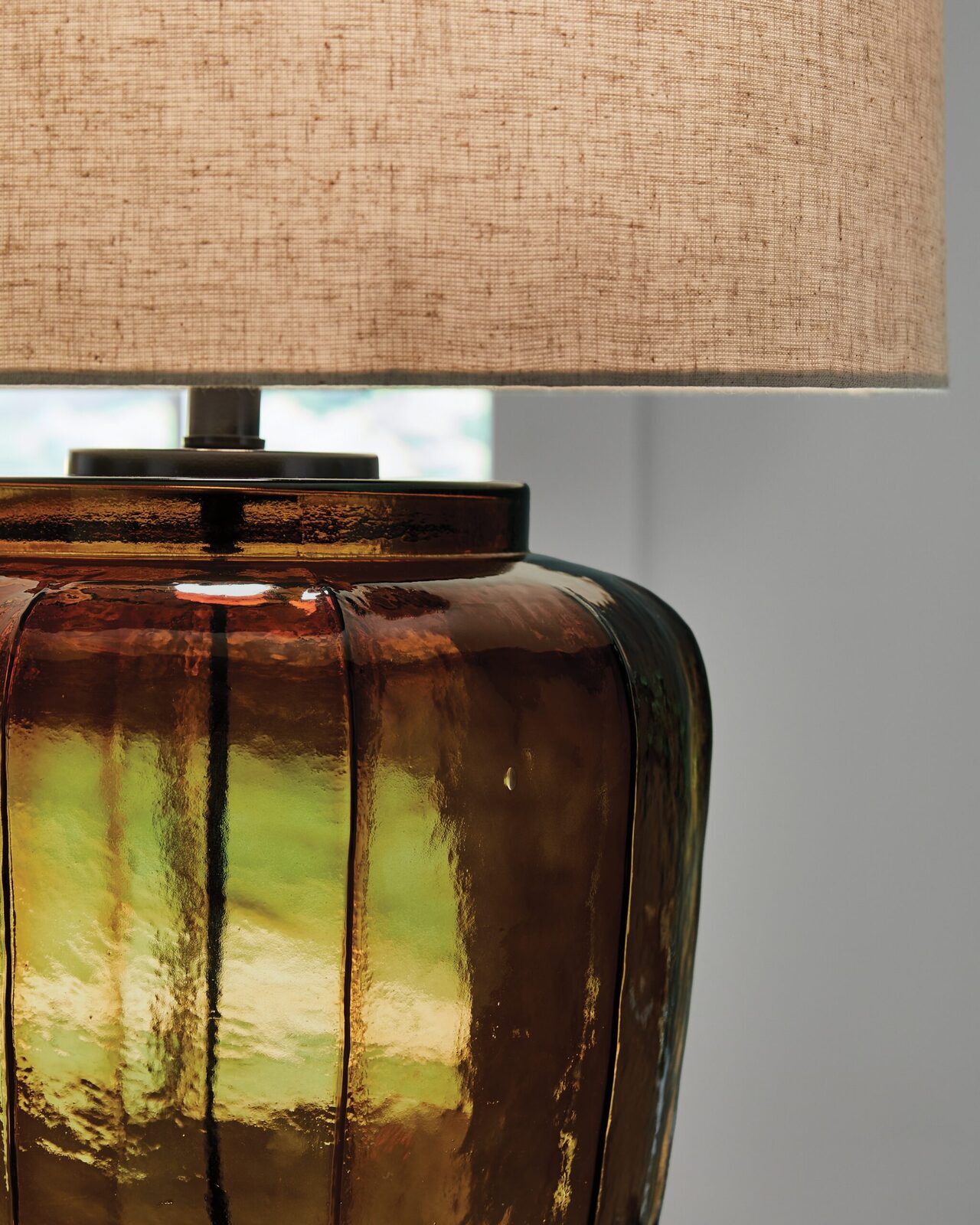 Bainmore - Glass Table Lamp - Amber - Image 3