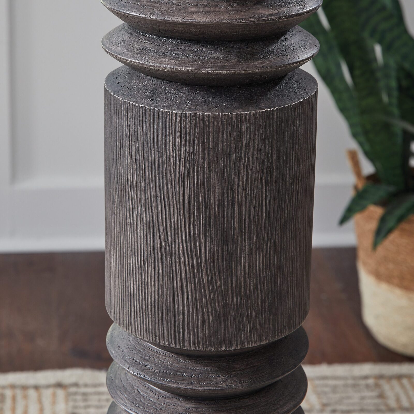 Fainwell - Poly Floor Lamp - Distressed Black - Image 3