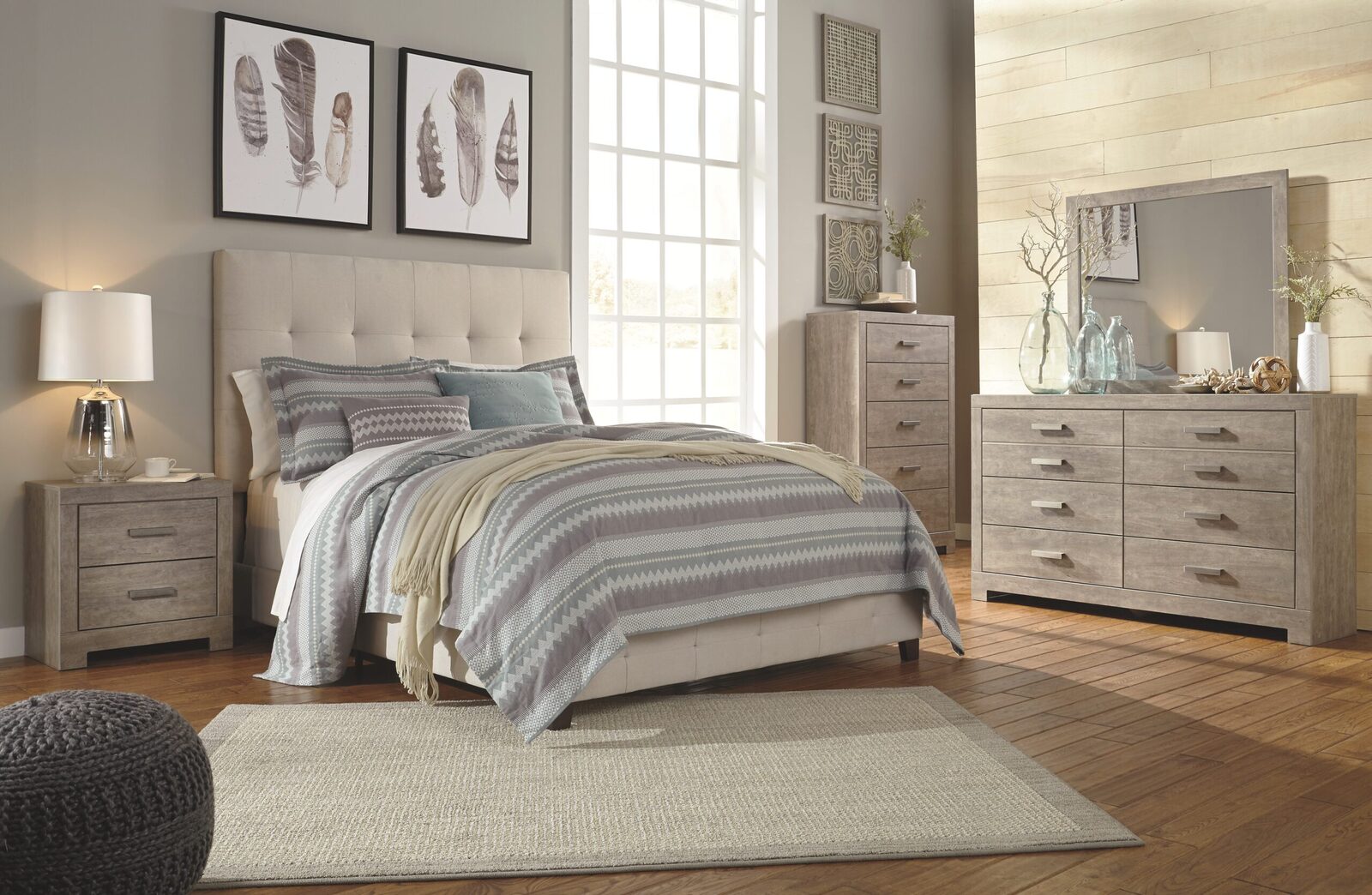 Culverbach - Five Drawer Chest - Gray - Image 4