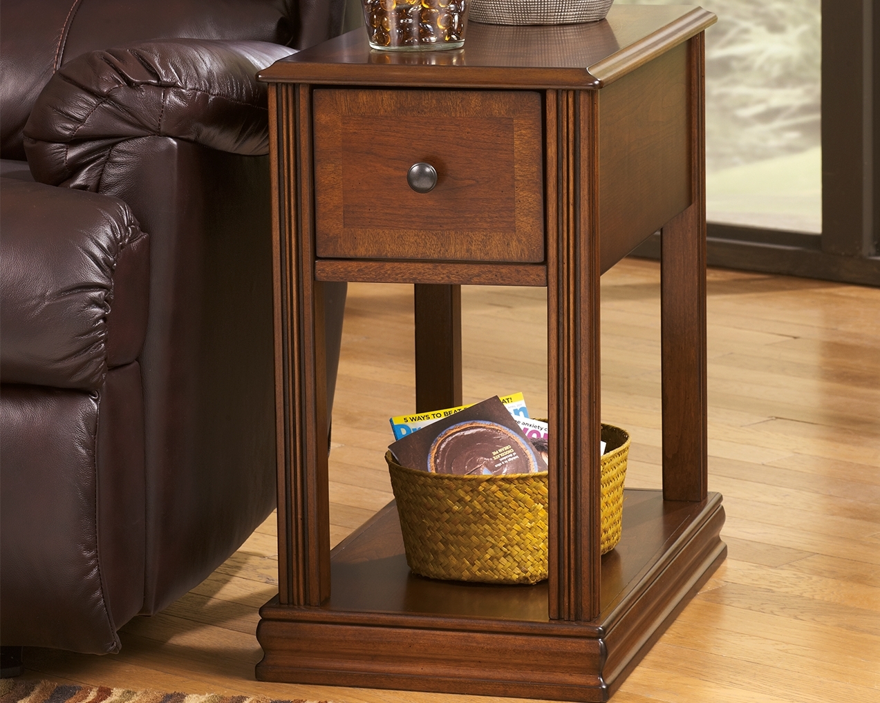 Breegin - Chair Side End Table - Removable Tray - Brown - Image 2