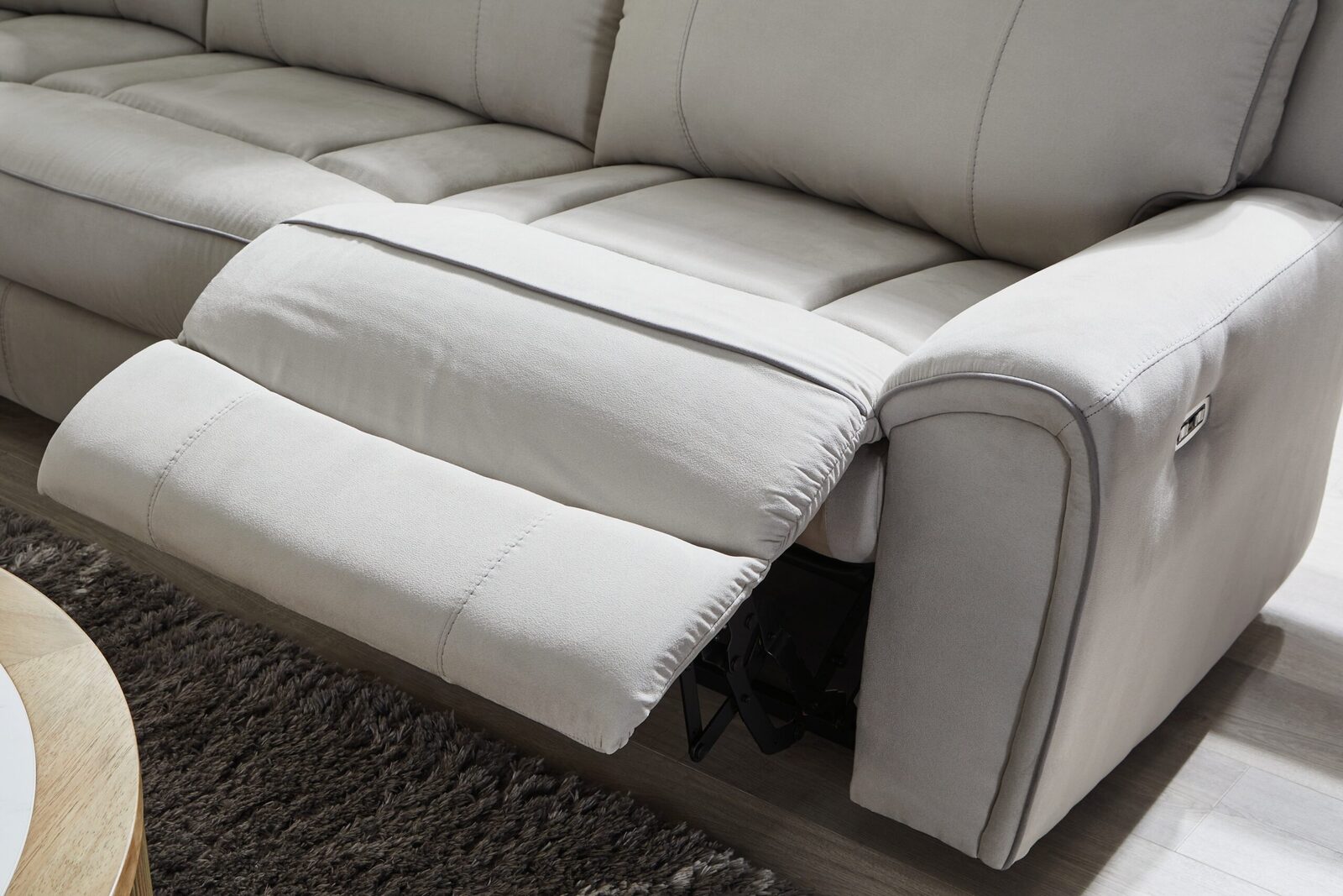 Social Pointe - Reclining Sectional - Image 14