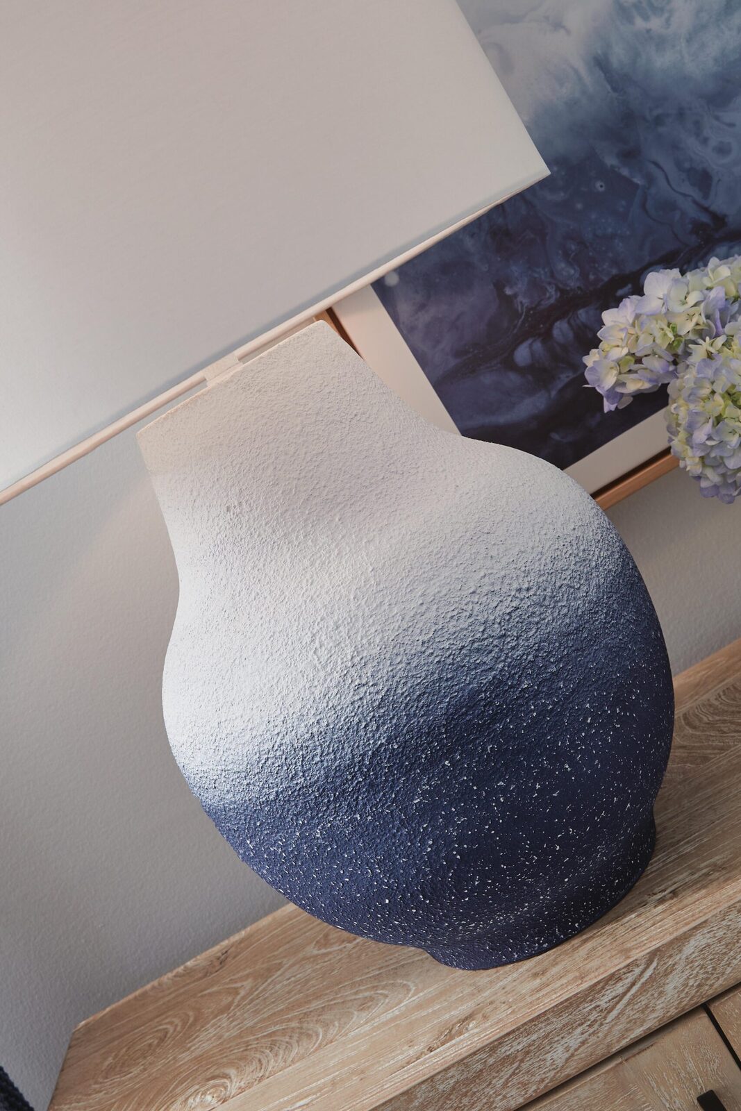 Dashland - Metal Table Lamp - White / Navy - Image 4