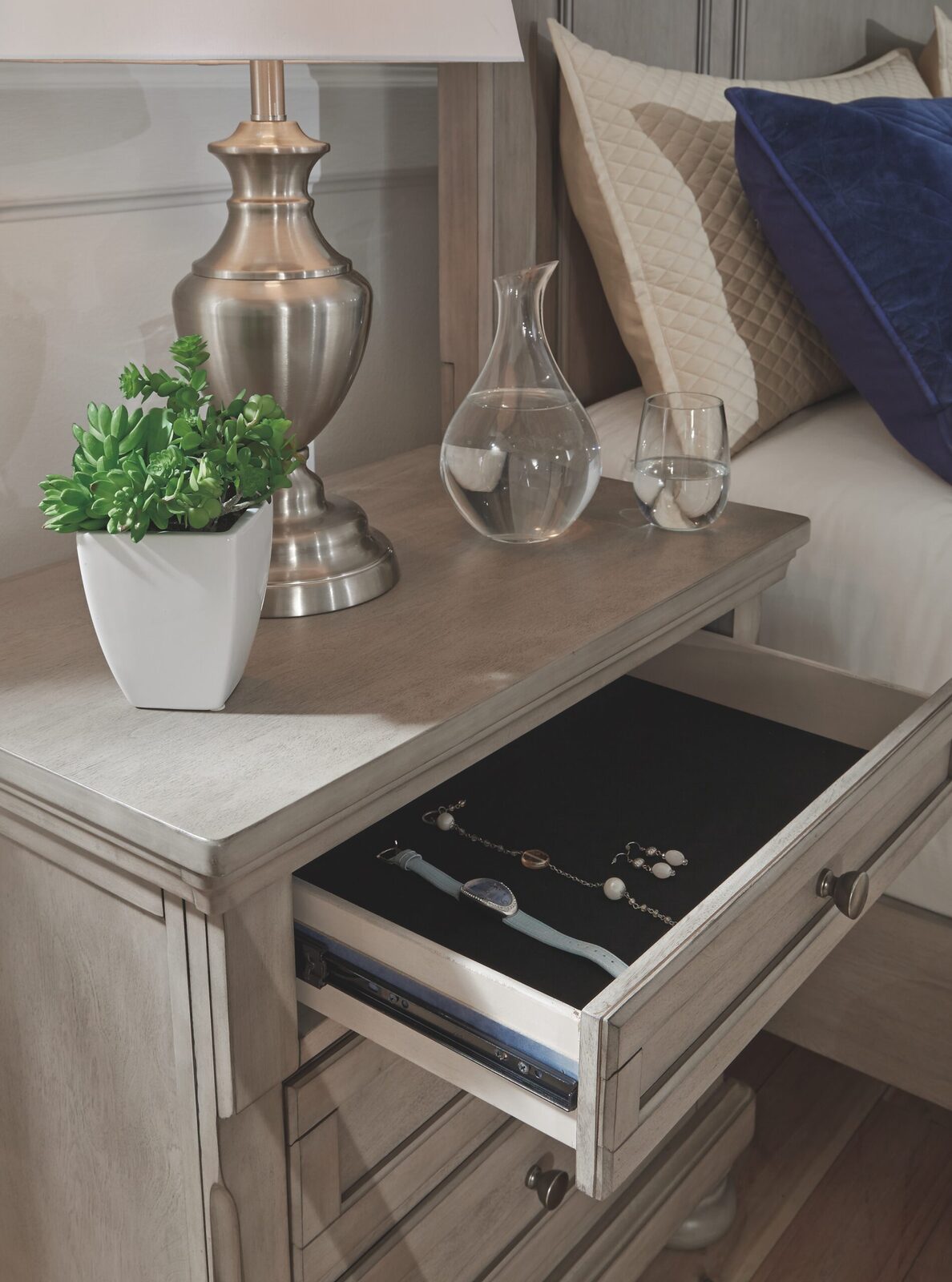 Lettner - Nightstand - Image 3
