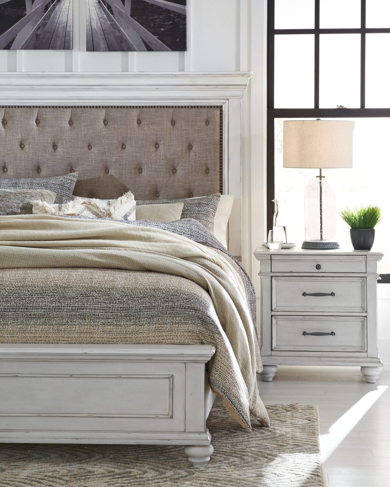 Kanwyn - Upholstered Panel Bed - Image 17