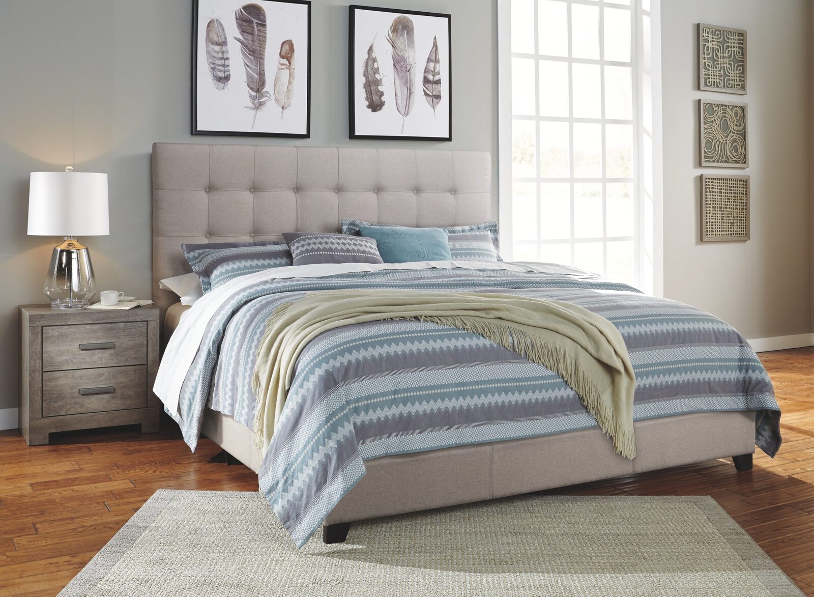 Dolante - Upholstered Bed - Image 5