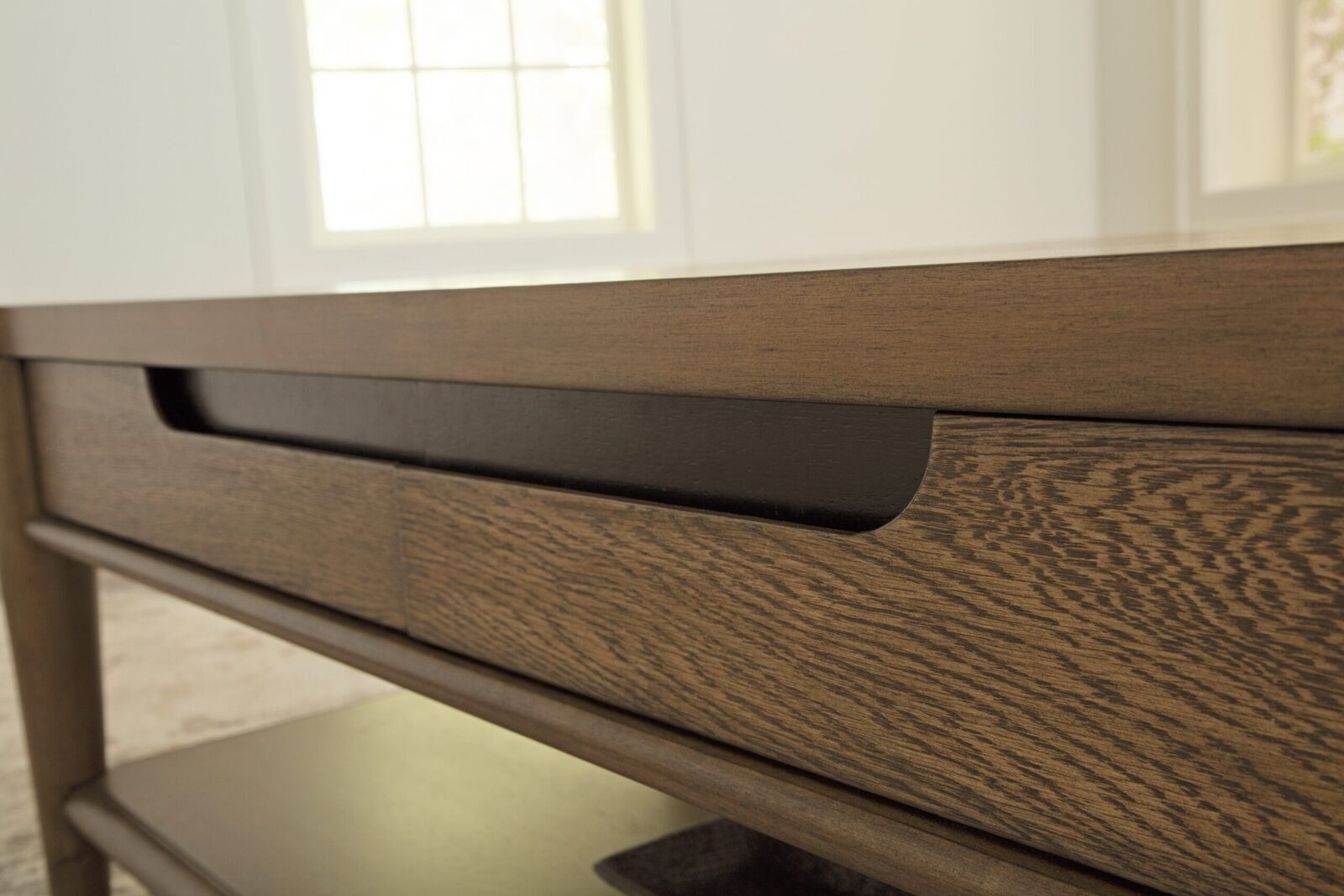 Roanhowe - Rectangular Cocktail Table - Brown - Image 6