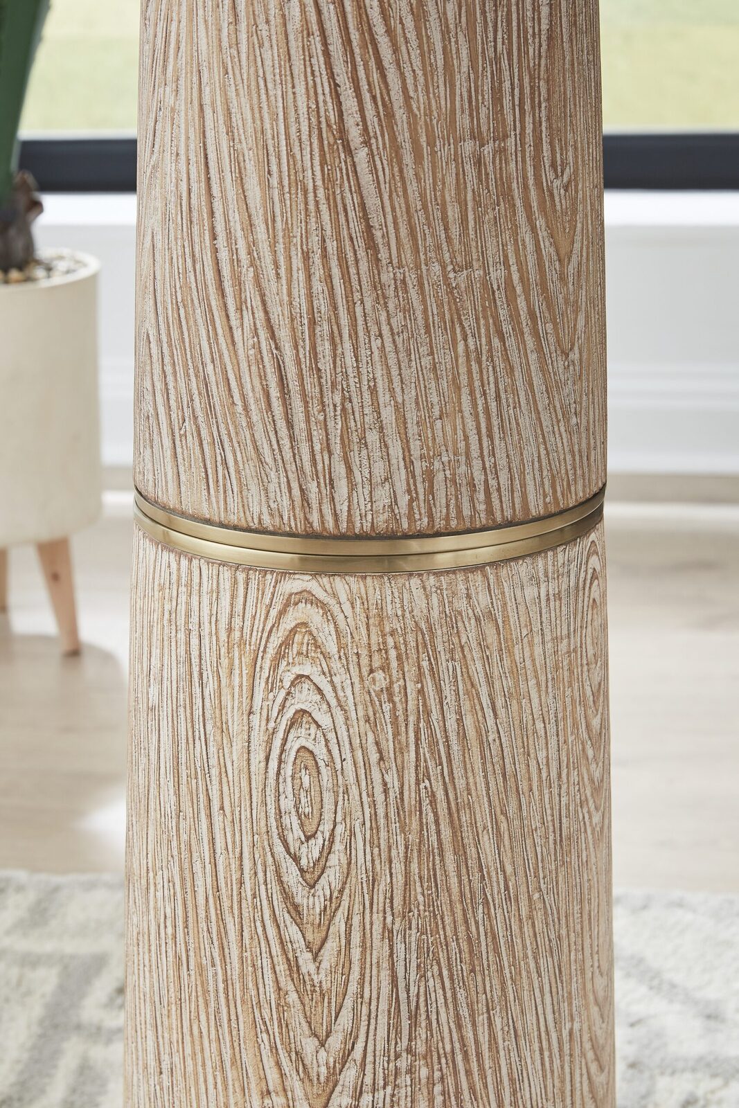 Gasparleigh - Poly Floor Lamp - Brown / Gold Finish - Image 3